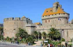 Les remparts de Saint-Malo à visiter avec l'association Ty al Levenez